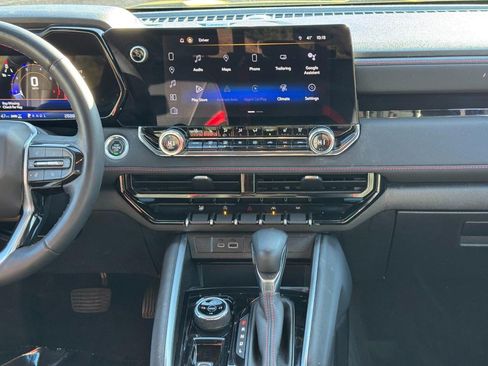 Used 2023 Chevrolet Colorado Z71 w/ Z71 Convenience Package 2 image 13