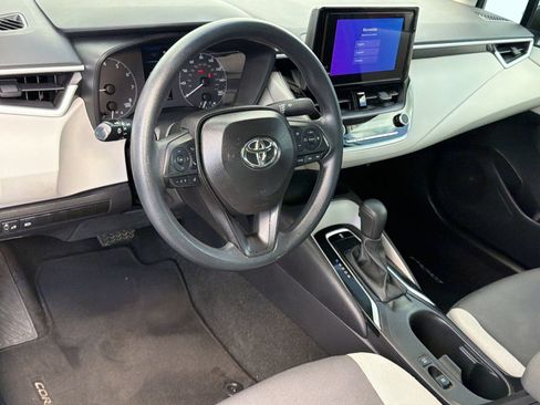 Certified 2025 Toyota Corolla LE FWD image 4