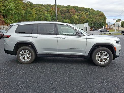 Used 2023 Jeep Grand Cherokee L Limited image 11