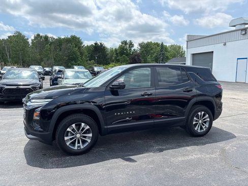 New 2026 Chevrolet Equinox LT w/ Convenience Package II AWD/4WD image 8