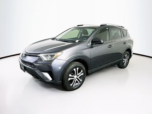 Used 2016 Toyota RAV4 LE FWD image 3