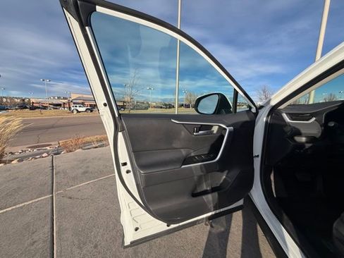 Used 2025 Toyota RAV4 XLE image 10