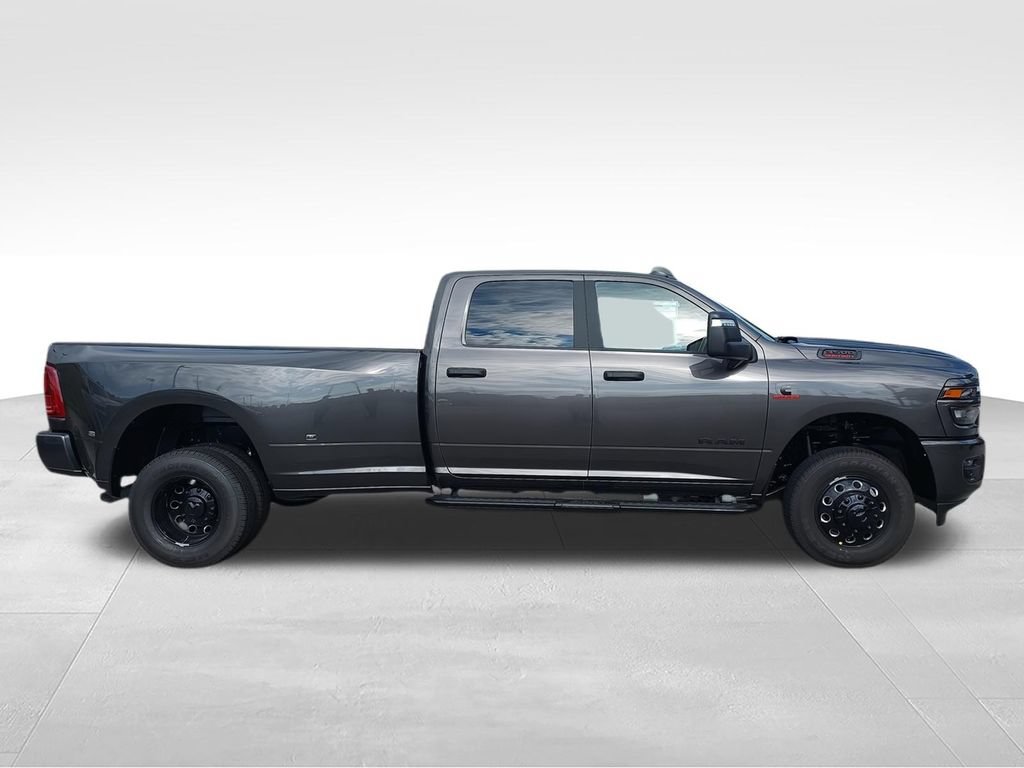 New 2026 RAM 3500 Big Horn AWD/4WD image 9