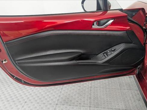 Used 2016 MAZDA MX-5 Miata Club image 13