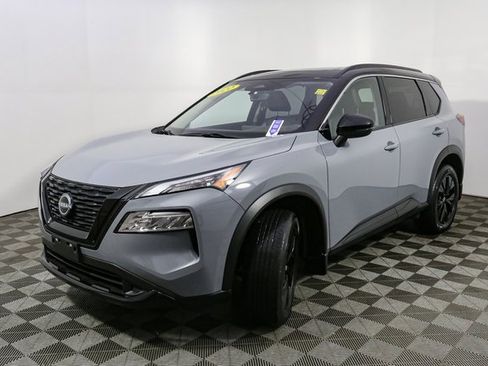 Used 2023 Nissan Rogue SV w/ SV Premium Package image 5