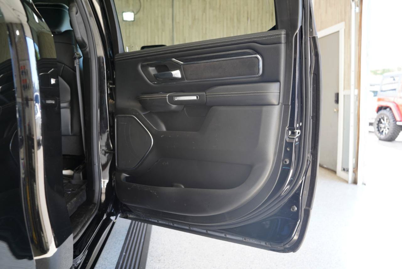 Used 2024 RAM 1500 Laramie AWD/4WD image 36