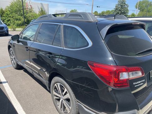 Used 2019 Subaru Outback 2.5i Limited AWD/4WD image 3