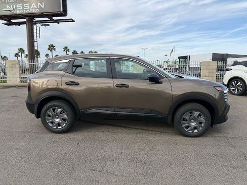 New 2026 Nissan Kicks S image 7