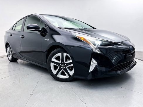 Used 2018 Toyota Prius Three Touring image 1