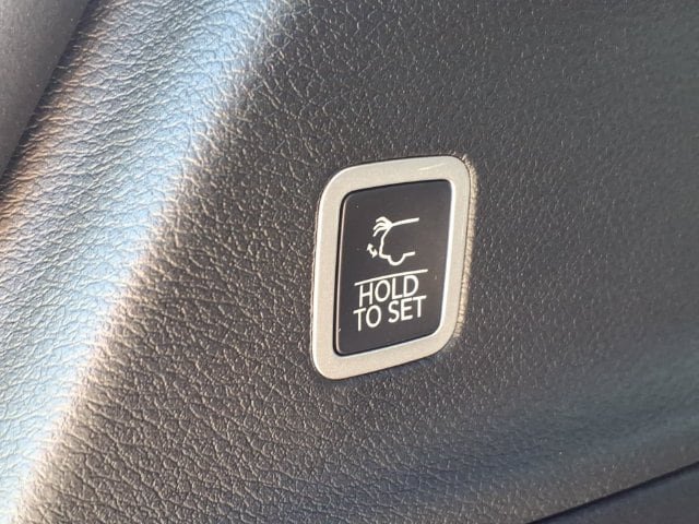 New 2027 Chrysler Pacifica Select AWD/4WD image 15