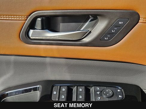 New 2026 Nissan Pathfinder Platinum AWD/4WD image 15