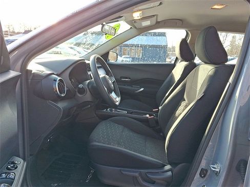 Used 2023 Nissan Kicks SV image 11