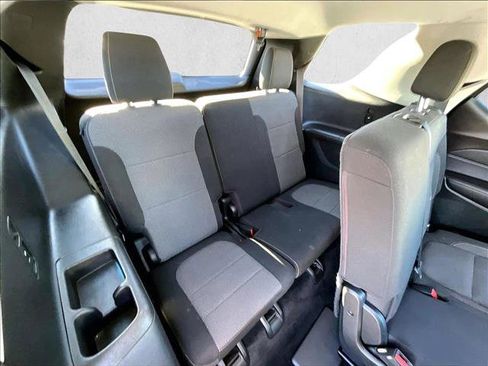 Used 2021 Chevrolet Traverse LS image 29