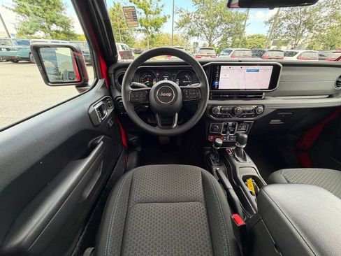Certified 2025 Jeep Wrangler Unlimited Rubicon 4xe w/ Convenience Group AWD/4WD image 19