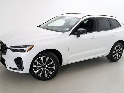 Certified 2025 Volvo XC60 B5 Plus AWD/4WD image 3
