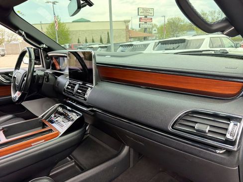 Used 2019 Lincoln Navigator L Reserve AWD/4WD image 20