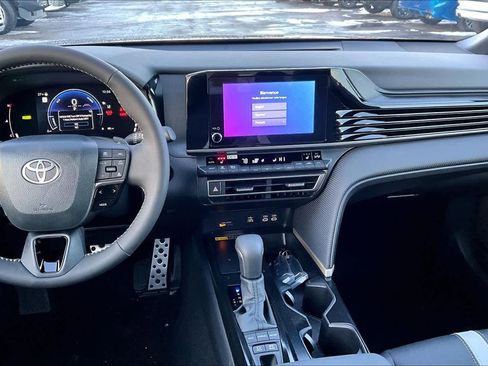 New 2026 Toyota Camry SE image 6