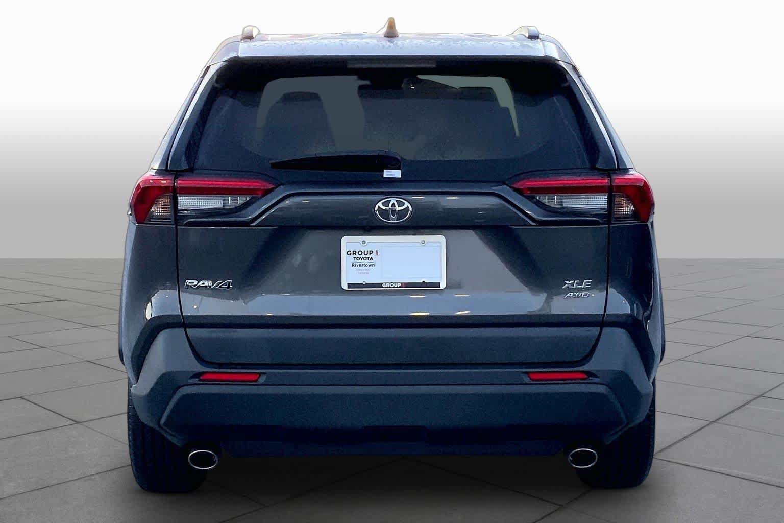 Used 2023 Toyota RAV4 XLE AWD/4WD image 5