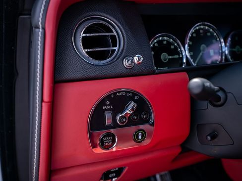 Used 2022 Rolls-Royce Cullinan AWD/4WD image 30