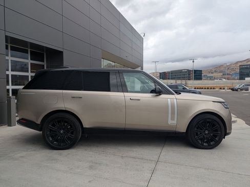 Certified 2023 Land Rover Range Rover Long Wheelbase Autobiography image 5