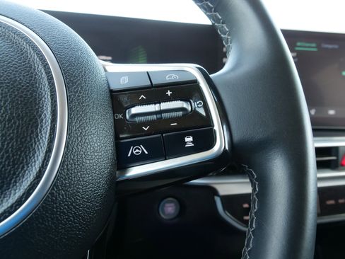 Certified 2024 Kia Sorento S image 23