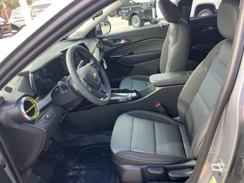 New 2026 Chevrolet Trax LT image 15