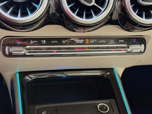 Used 2020 Mercedes-Benz GLB 250 image 19