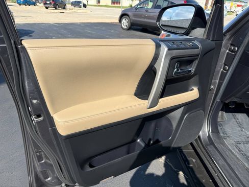 Used 2016 Toyota 4Runner SR5 AWD/4WD image 50