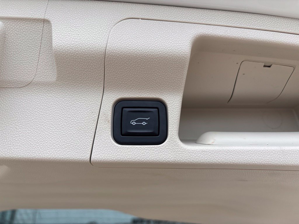 Used 2023 GMC Acadia Denali AWD/4WD image 13