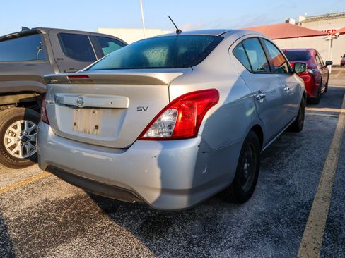 Used 2019 Nissan Versa SV FWD image 7