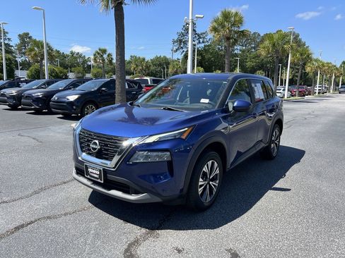 Used 2023 Nissan Rogue SV AWD/4WD image 5