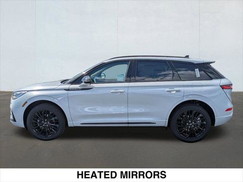 New 2025 Lincoln Corsair Reserve w/ Jet Appearance Package image 3