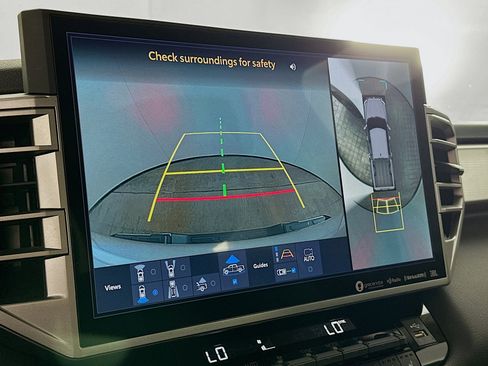 Used 2024 Toyota Tundra Limited image 23