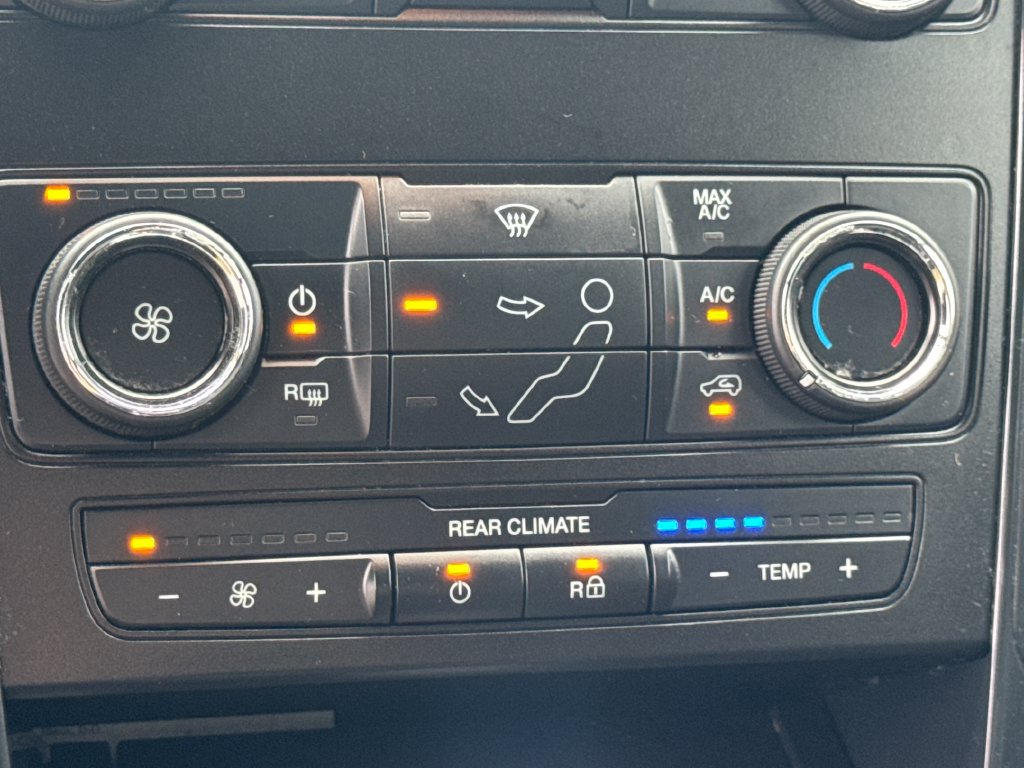 Used 2018 Ford Explorer XLT AWD/4WD image 46