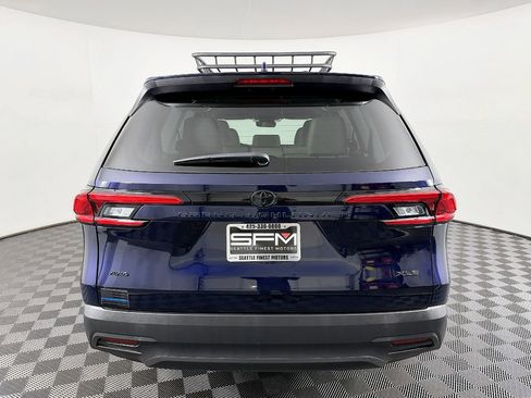 Used 2024 Toyota Grand Highlander AWD image 10