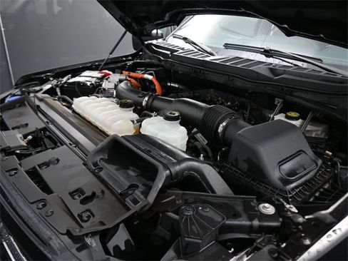 Used 2024 Ford F150 XLT w/ Mobile Office Package image 10