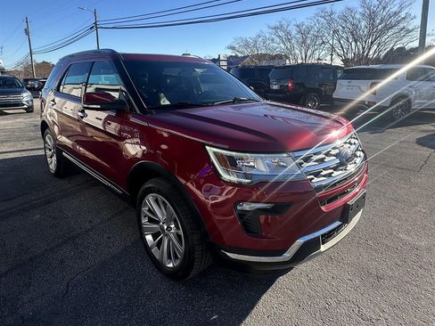 Used 2018 Ford Explorer Limited w/ Class II Trailer Tow Package image 3