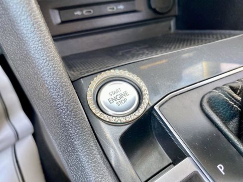 Used 2021 Volkswagen Tiguan SEL image 13