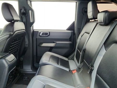 Used 2023 Ford Bronco Black Diamond image 27