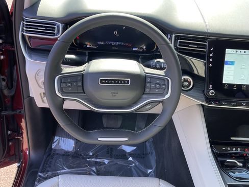 Used 2023 Jeep Wagoneer Series III w/ Convenience Group I AWD/4WD image 13