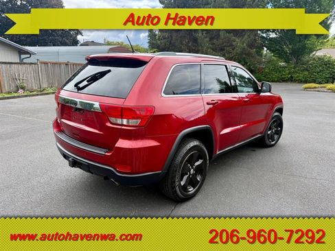Used 2011 Jeep Grand Cherokee Laredo AWD/4WD image 6