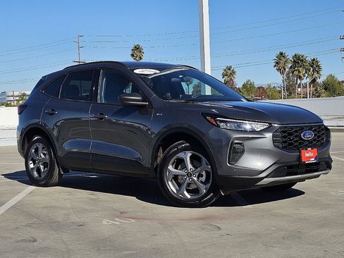 Used 2025 Ford Escape ST-Line image 3