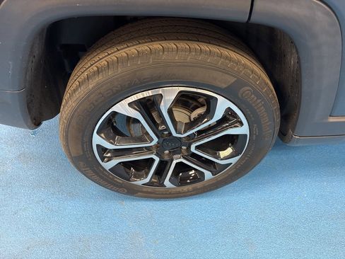 Used 2022 Jeep Compass Limited image 5