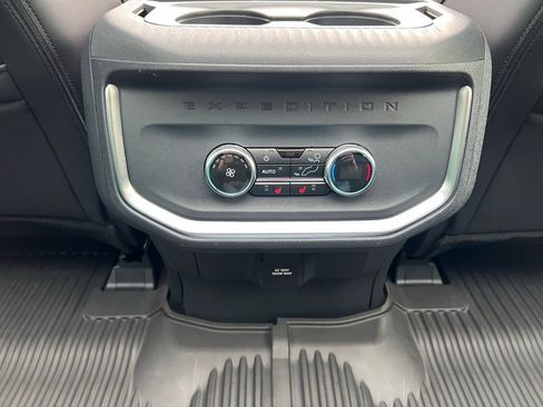 Used 2025 Ford Expedition Platinum w/ Stealth Performance Package image 26