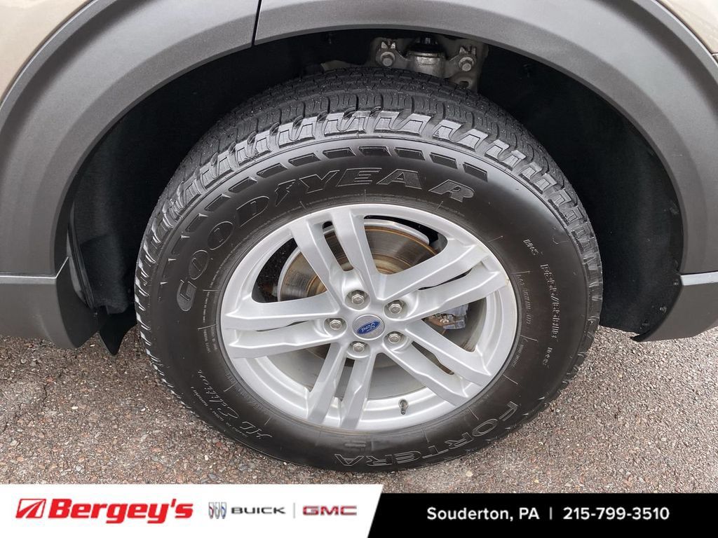 Used 2021 Ford Explorer XLT w/ Class III Trailer Tow Package AWD/4WD image 36