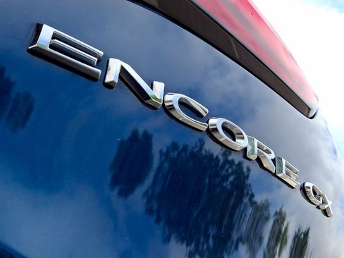 Used 2021 Buick Encore GX Essence FWD image 24