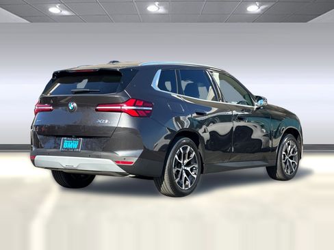 Used 2025 BMW X3 xDrive30i w/ Premium Package image 5