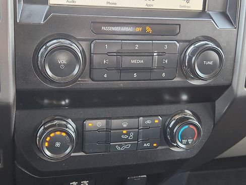 Used 2019 Ford F150 XLT AWD/4WD image 16
