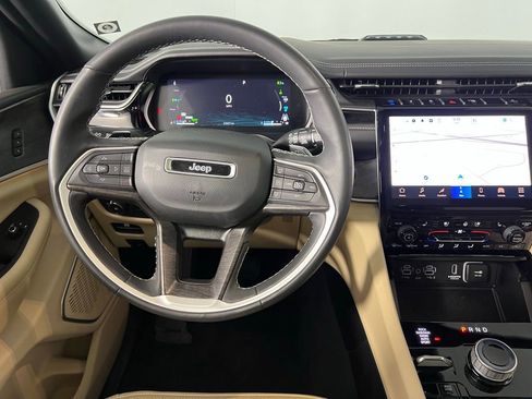 Used 2022 Jeep Grand Cherokee Limited 4xe w/ Luxury Tech Group II image 12