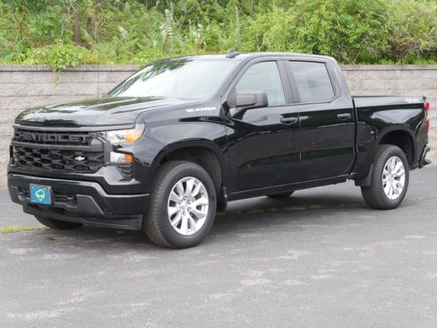 Certified 2022 Chevrolet Silverado 1500 Custom AWD/4WD image 1
